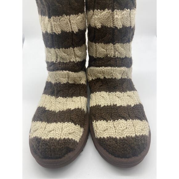 Sz 7 Sweater UGG’s - Picture 1 of 7